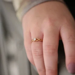 Celtic Twist 0.22ct Diamond Solitaire Ring In 9ct Rose Gold -Outlet Jewel Orix Store 9R DR175CelticTwists2