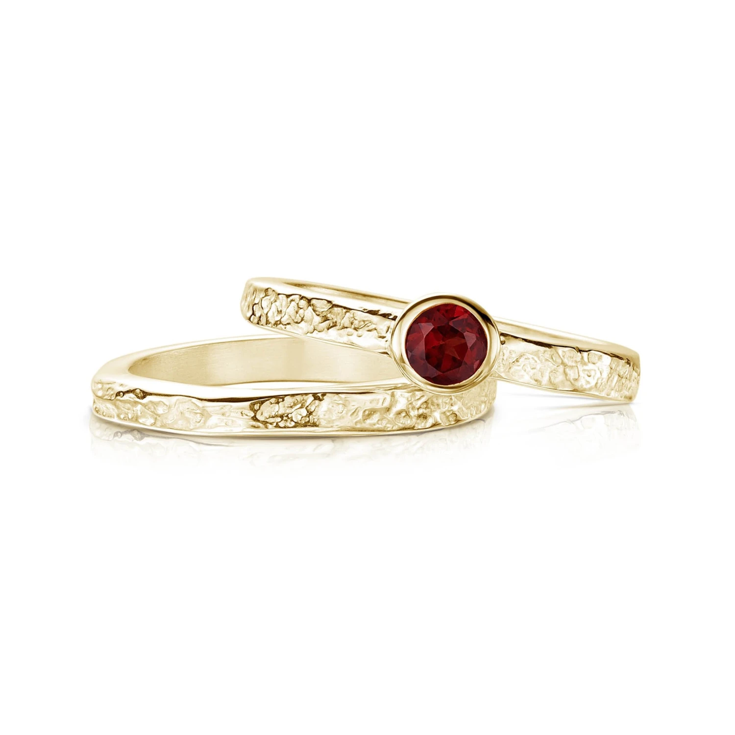 Matrix Garnet Ring Set In 9ct Yellow Gold 4 Matrix Garnet Ring Set In 9ct Yellow Gold - Image 2